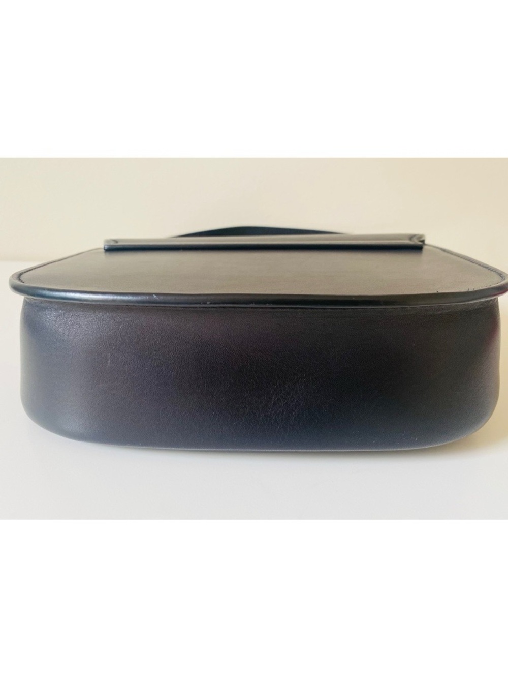 Saint Laurent Black Leather Crossbody with Gold YSL Logo - Picture 3 of 14